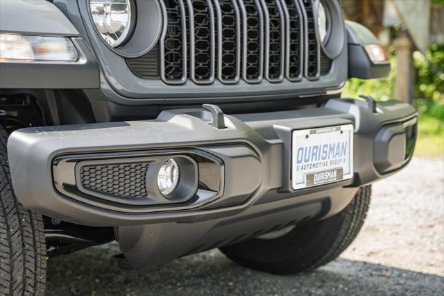 new 2025 Jeep Gladiator car, priced at $42,415