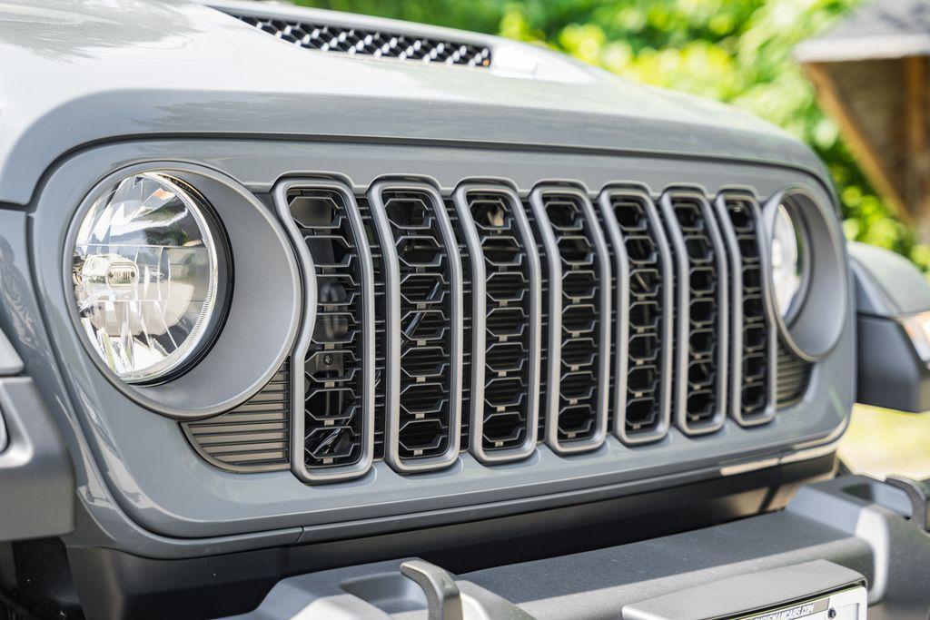 new 2025 Jeep Gladiator car, priced at $51,035