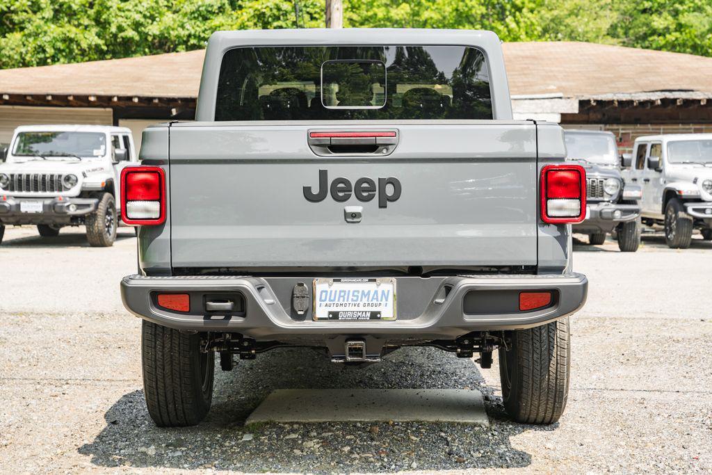 new 2025 Jeep Gladiator car, priced at $51,035