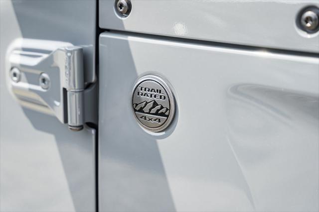 new 2025 Jeep Gladiator car, priced at $42,415