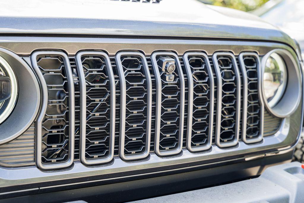 new 2025 Jeep Gladiator car, priced at $48,235