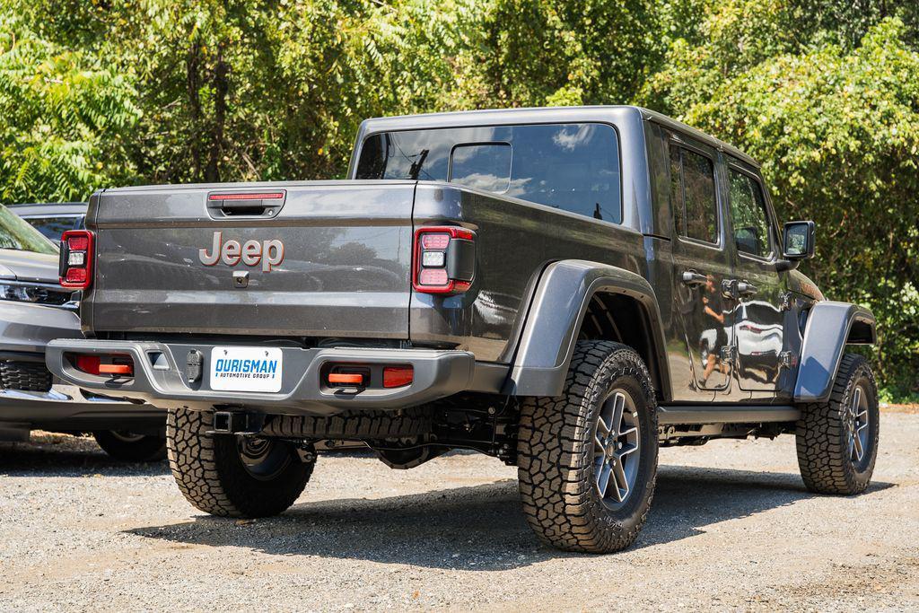 new 2025 Jeep Gladiator car, priced at $48,235