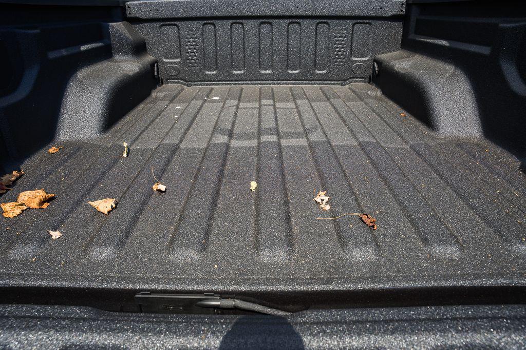 new 2025 Jeep Gladiator car, priced at $48,235