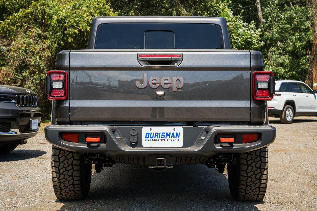 new 2025 Jeep Gladiator car, priced at $48,235
