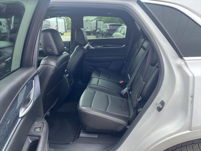 used 2022 Cadillac XT5 car, priced at $27,500