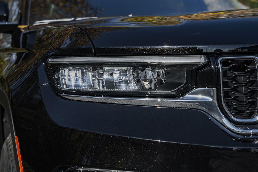 new 2025 Jeep Grand Cherokee car, priced at $40,500