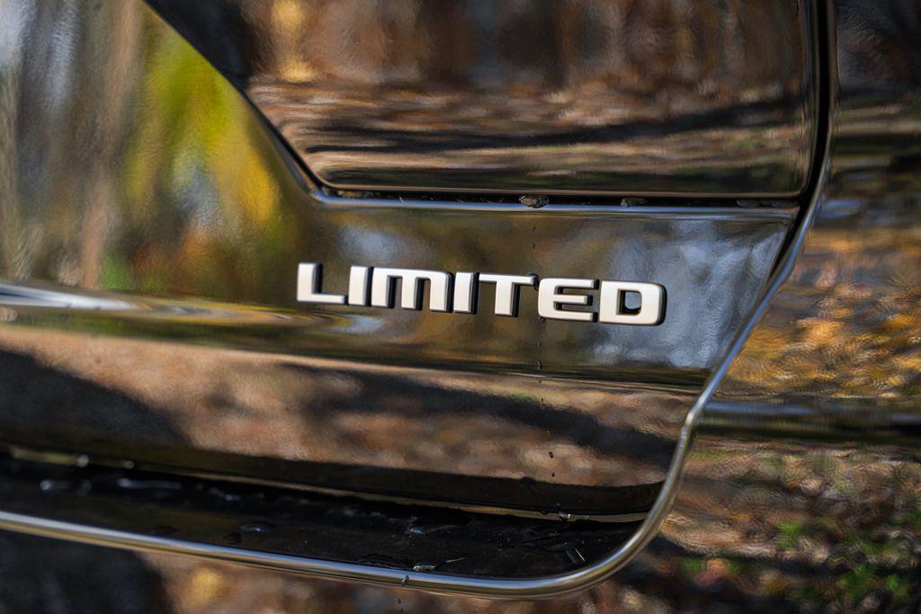 new 2025 Jeep Grand Cherokee car, priced at $40,500