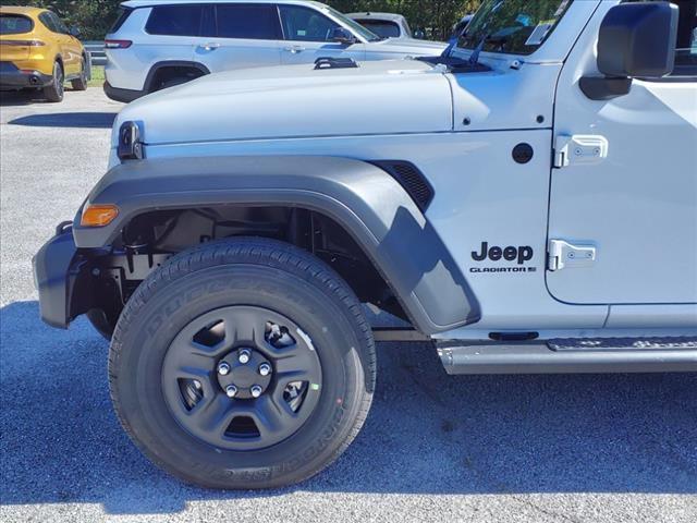 new 2024 Jeep Gladiator car, priced at $31,594