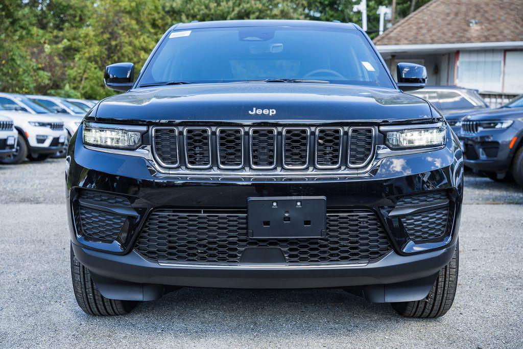 new 2025 Jeep Grand Cherokee car, priced at $38,435