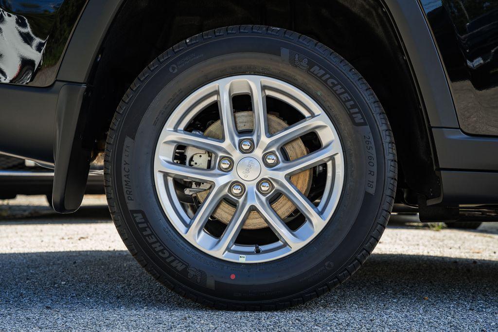 new 2025 Jeep Grand Cherokee car, priced at $38,435