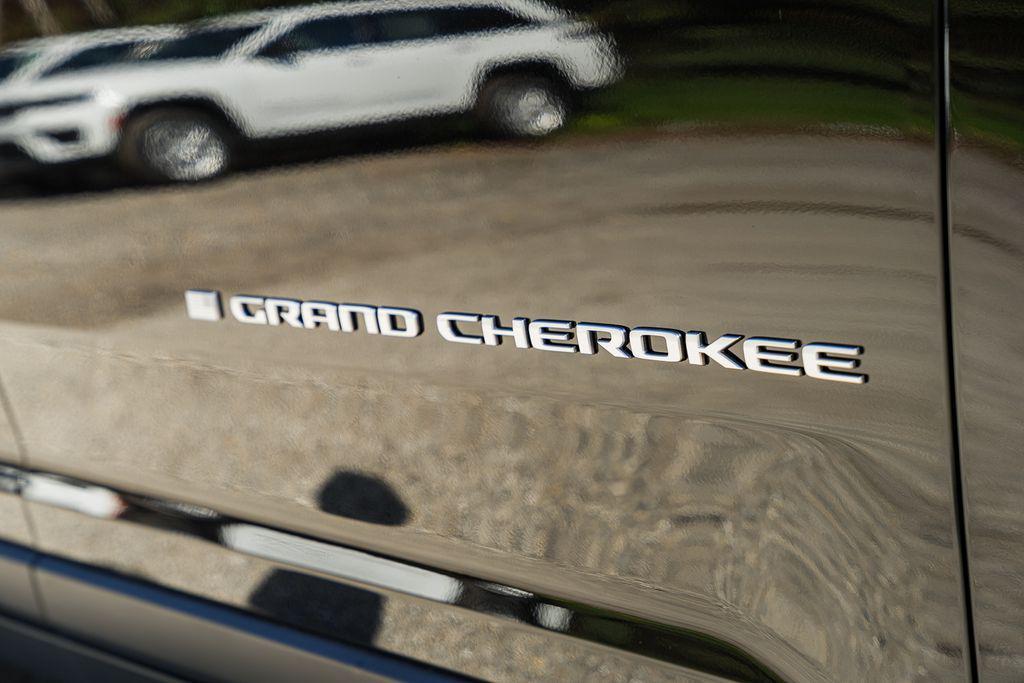 new 2025 Jeep Grand Cherokee car, priced at $38,435