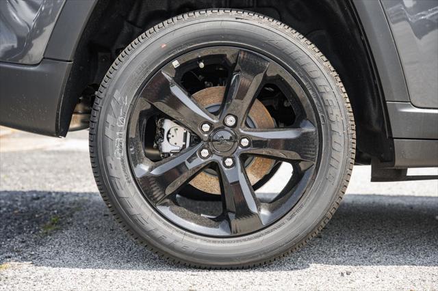 new 2025 Jeep Grand Cherokee car, priced at $38,207
