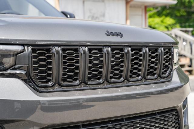new 2025 Jeep Grand Cherokee car, priced at $38,207