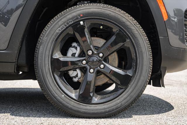 new 2025 Jeep Grand Cherokee car, priced at $38,207
