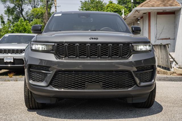new 2025 Jeep Grand Cherokee car, priced at $38,207
