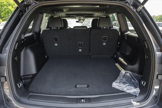 new 2025 Jeep Grand Cherokee car, priced at $38,207