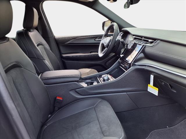 new 2025 Jeep Grand Cherokee car, priced at $45,875