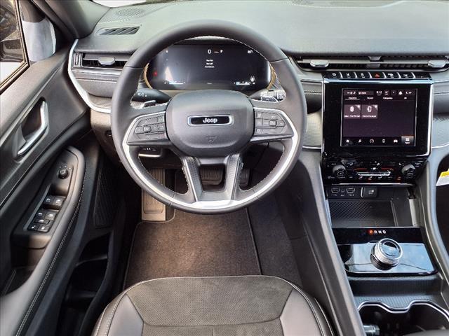 new 2025 Jeep Grand Cherokee car, priced at $45,875