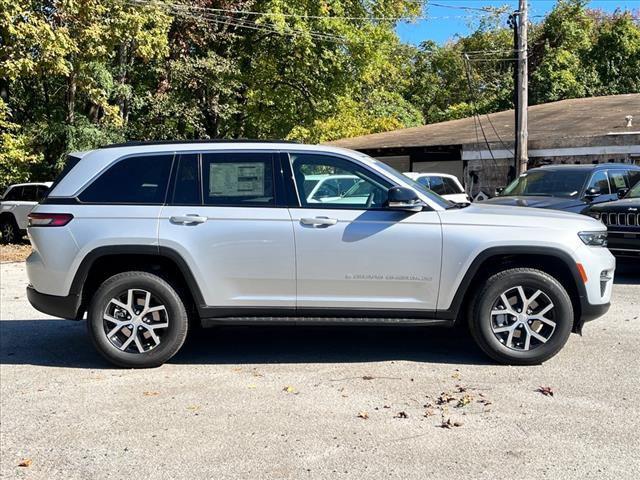 new 2025 Jeep Grand Cherokee car, priced at $40,782