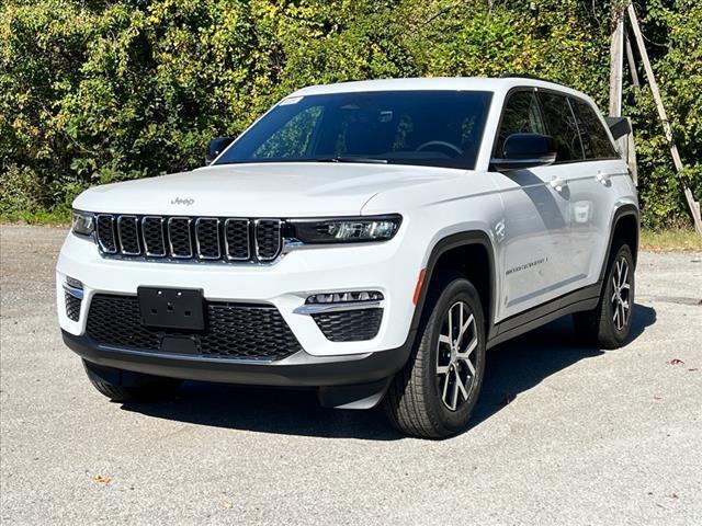 new 2025 Jeep Grand Cherokee car, priced at $38,662