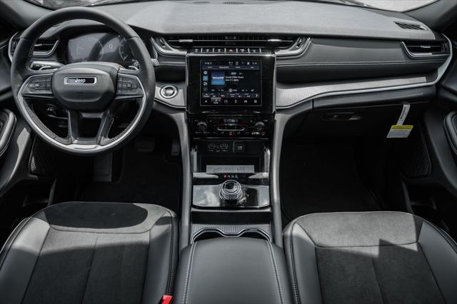 new 2025 Jeep Grand Cherokee L car, priced at $37,405