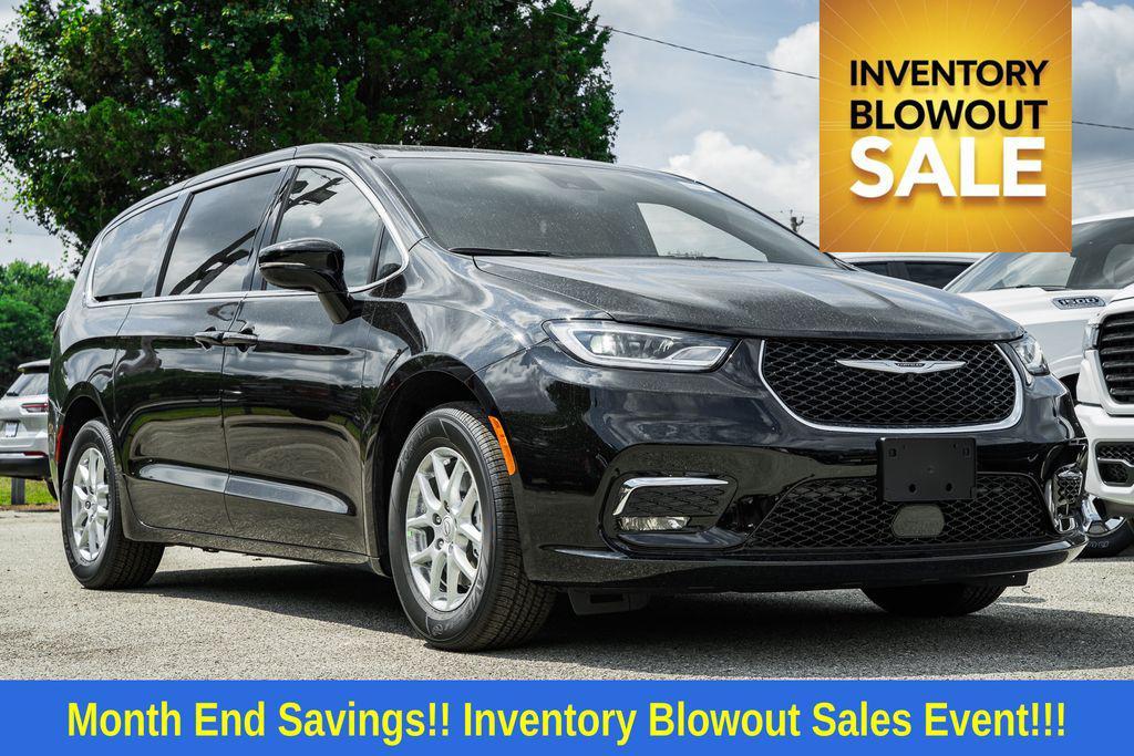 new 2025 Chrysler Pacifica car, priced at $37,575