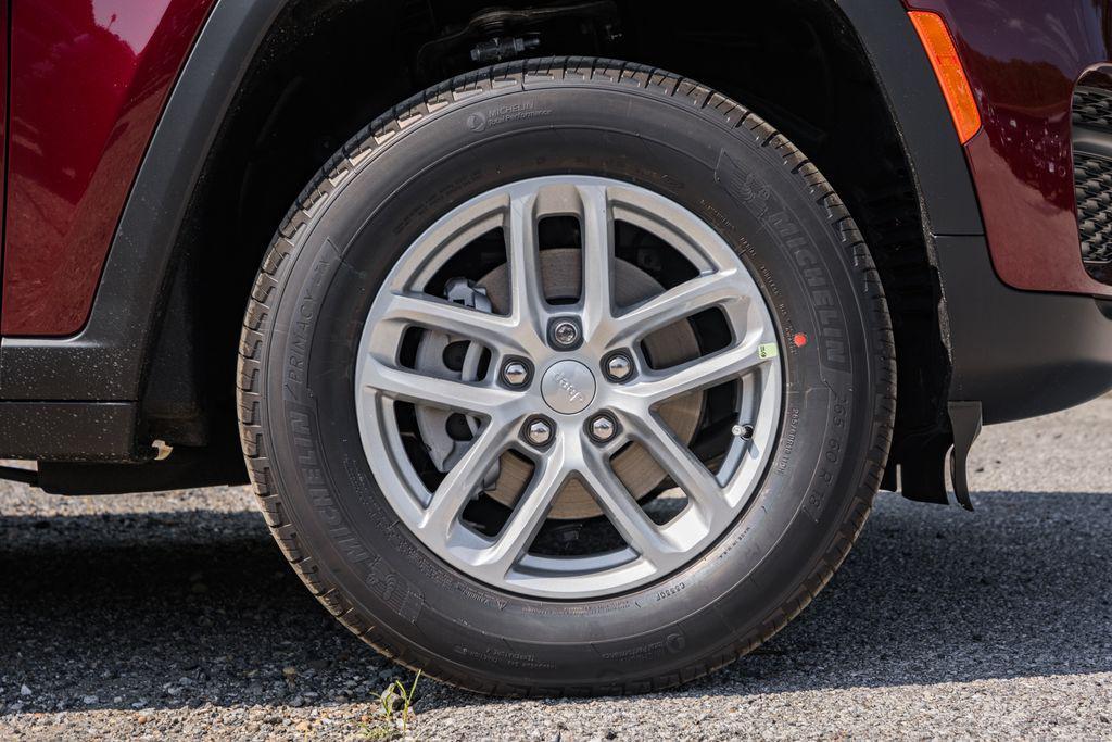 new 2025 Jeep Grand Cherokee car, priced at $36,031