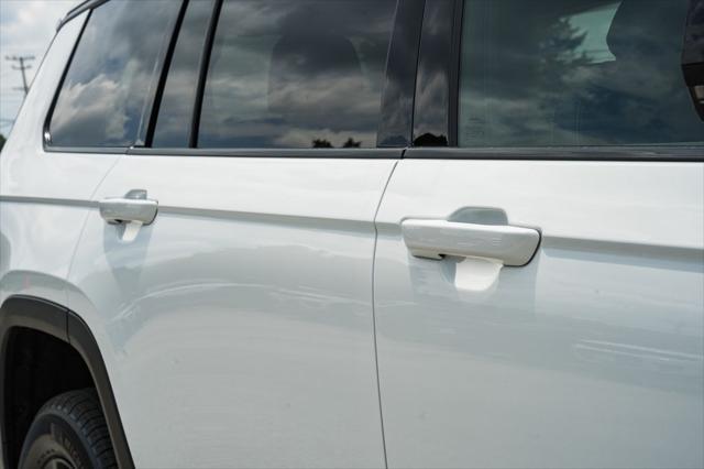 new 2025 Jeep Grand Cherokee L car, priced at $36,905