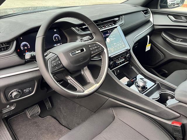 new 2025 Jeep Grand Cherokee L car, priced at $35,990