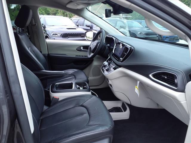 used 2022 Chrysler Pacifica car, priced at $27,700