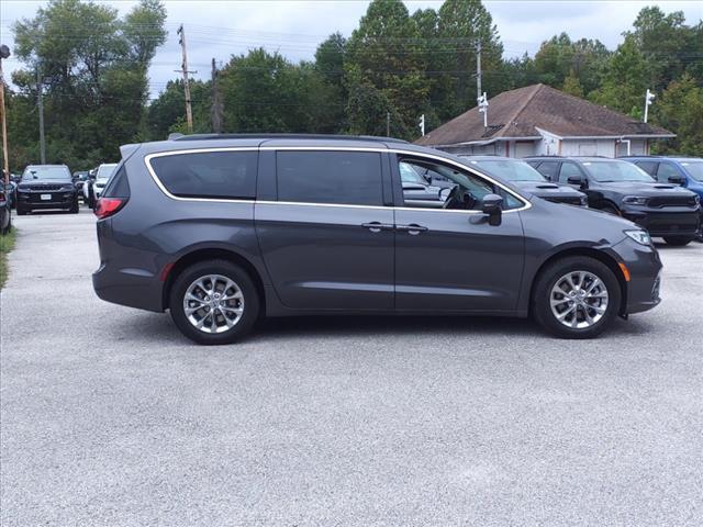 used 2022 Chrysler Pacifica car, priced at $27,700