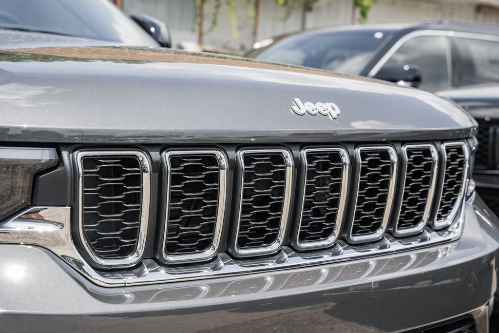 new 2025 Jeep Grand Cherokee car, priced at $37,031