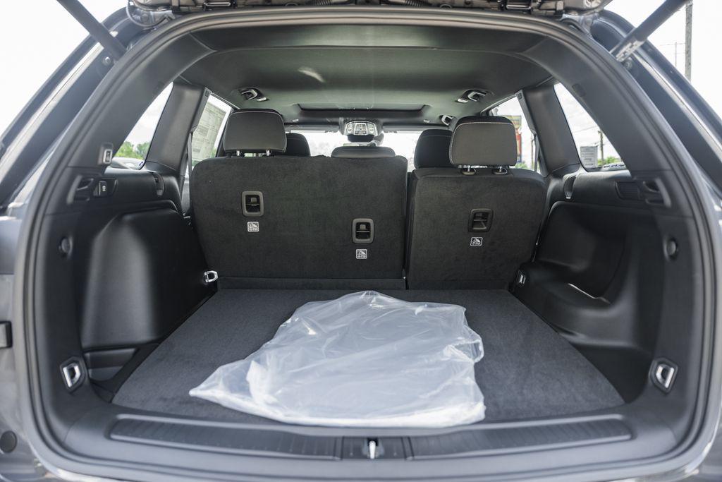 new 2025 Jeep Grand Cherokee car, priced at $37,031