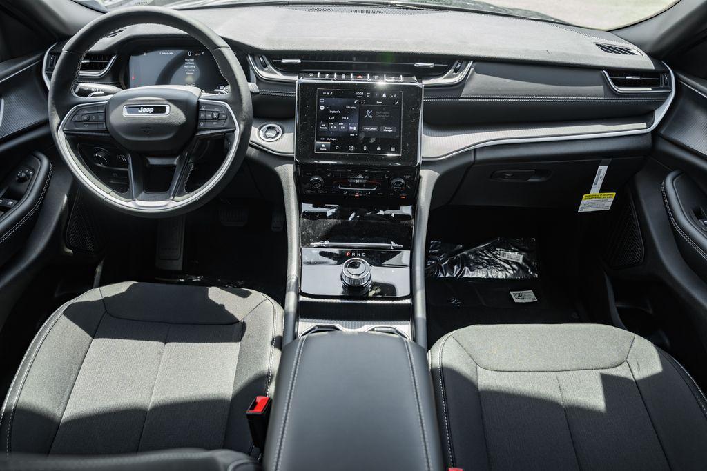 new 2025 Jeep Grand Cherokee car, priced at $37,031