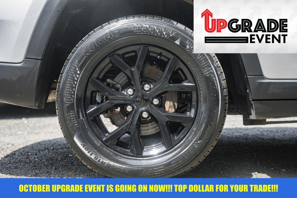 used 2024 Jeep Grand Cherokee car, priced at $28,500