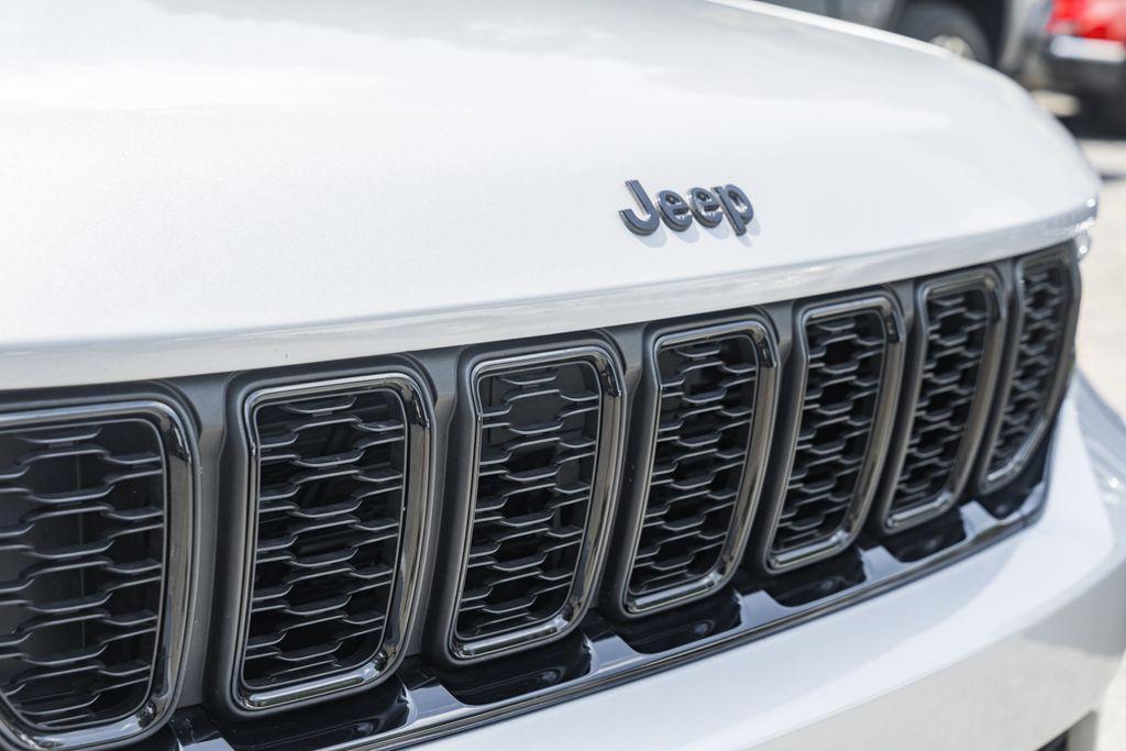 used 2024 Jeep Grand Cherokee car, priced at $27,000