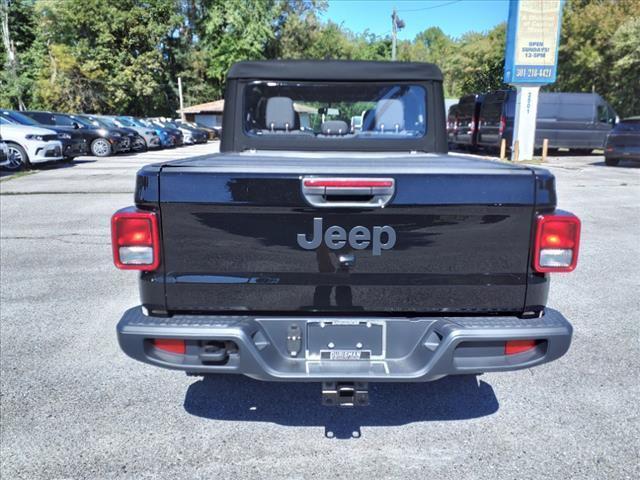 new 2024 Jeep Gladiator car, priced at $34,050