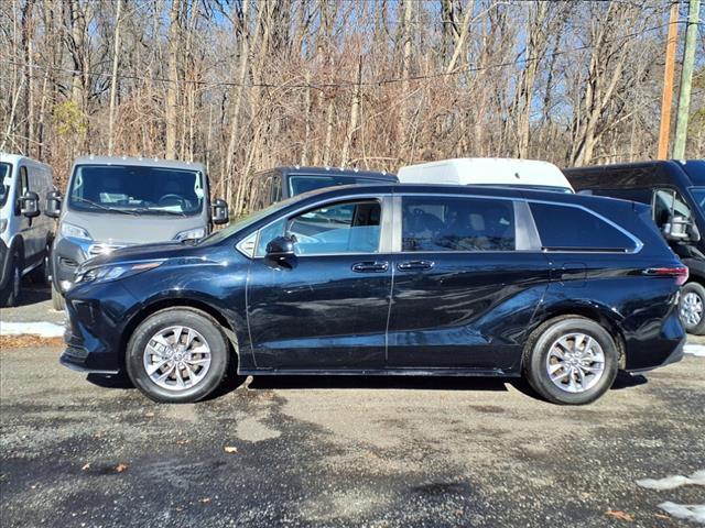 used 2024 Toyota Sienna car, priced at $39,000