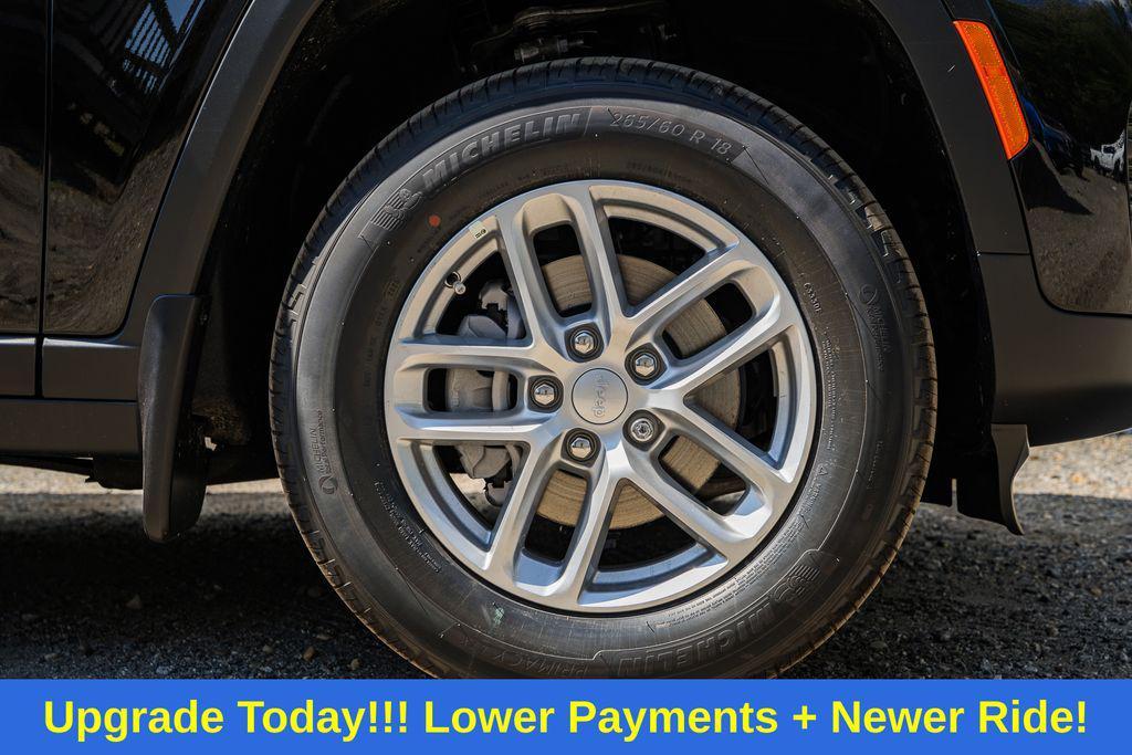 new 2025 Jeep Grand Cherokee car, priced at $37,914