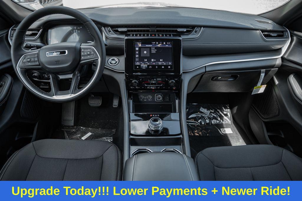 new 2025 Jeep Grand Cherokee car, priced at $37,914