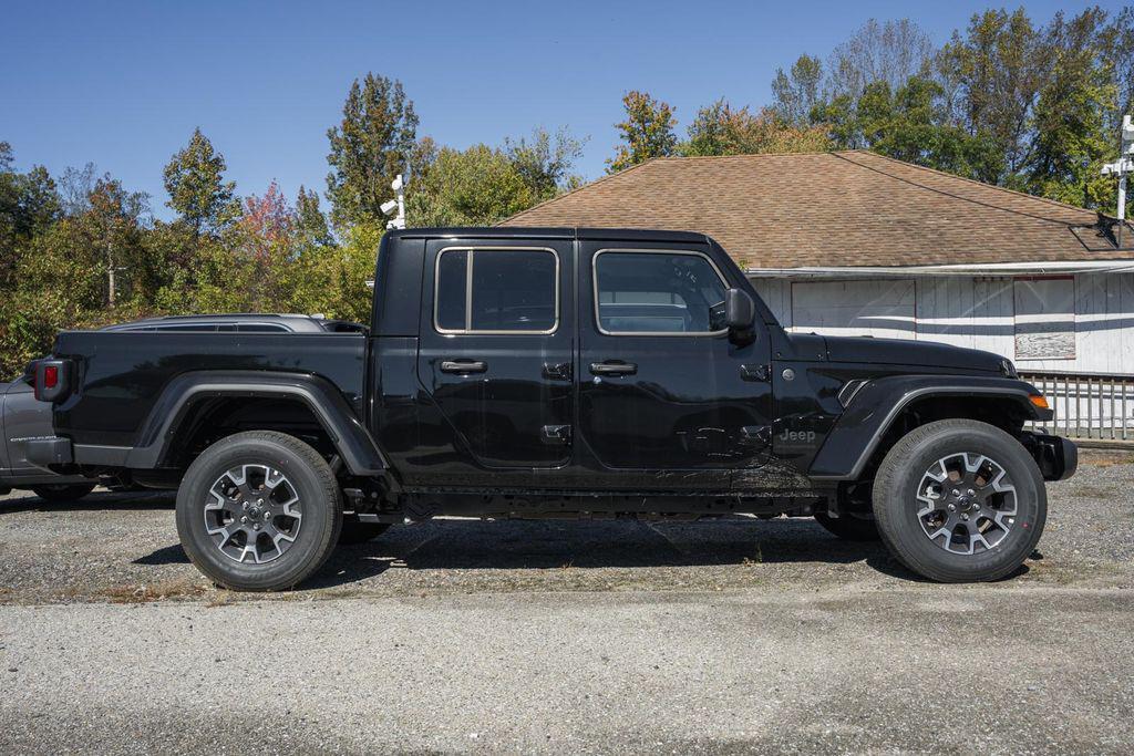 new 2025 Jeep Gladiator car, priced at $51,940