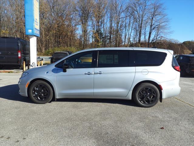 new 2023 Chrysler Pacifica Hybrid car, priced at $48,775