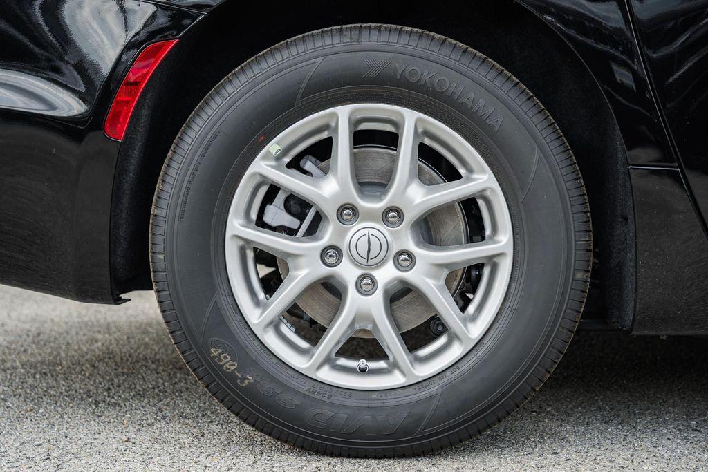 new 2025 Chrysler Pacifica car, priced at $35,075