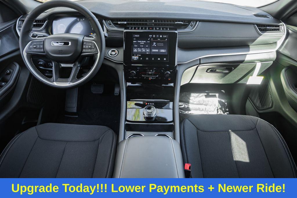 new 2025 Jeep Grand Cherokee car, priced at $37,378