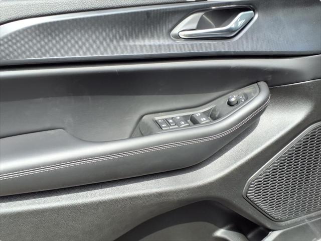 new 2025 Jeep Grand Cherokee L car, priced at $36,592