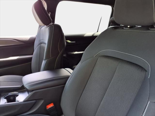 new 2025 Jeep Grand Cherokee L car, priced at $36,592