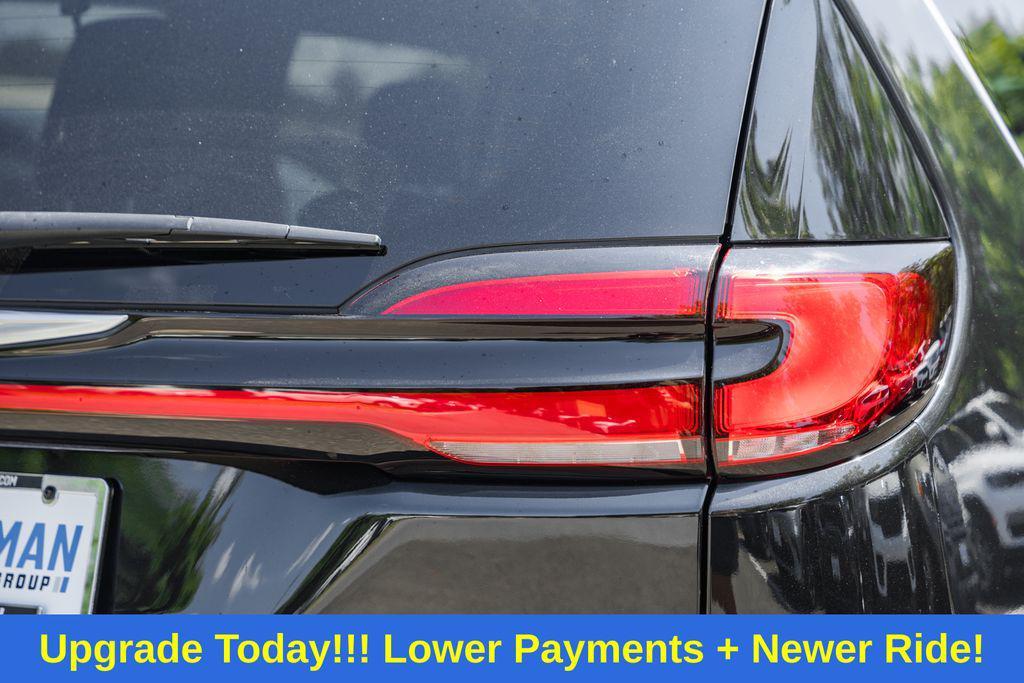 used 2023 Chrysler Pacifica car, priced at $27,000