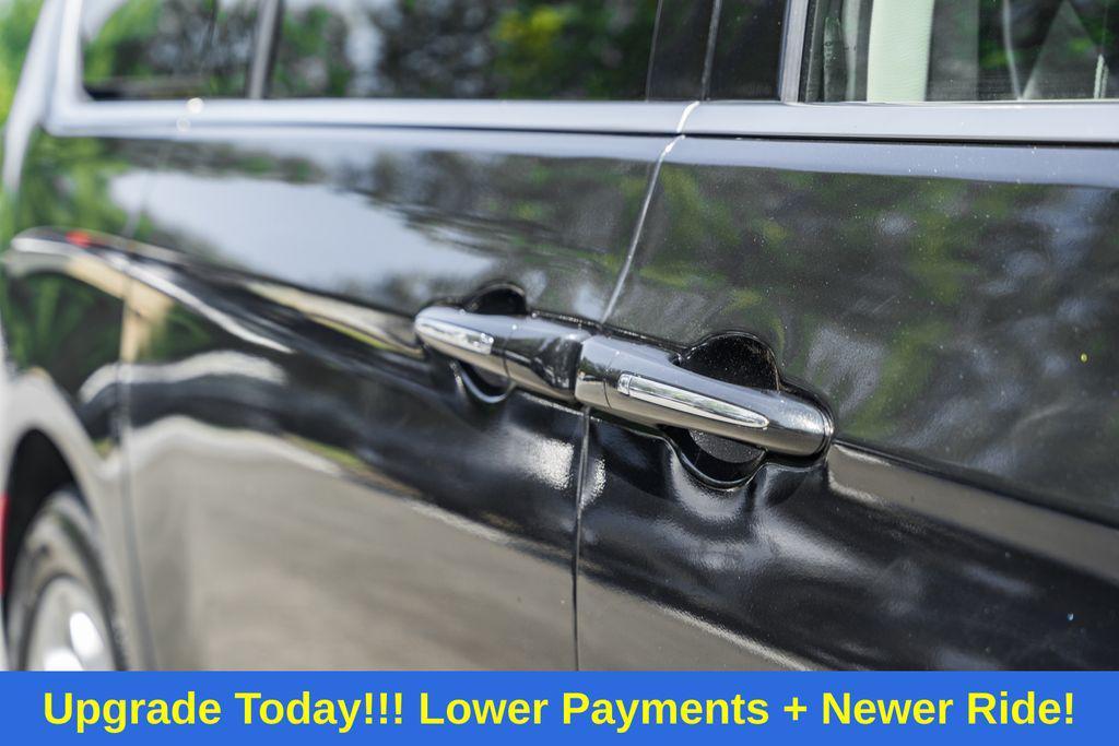 used 2023 Chrysler Pacifica car, priced at $27,000