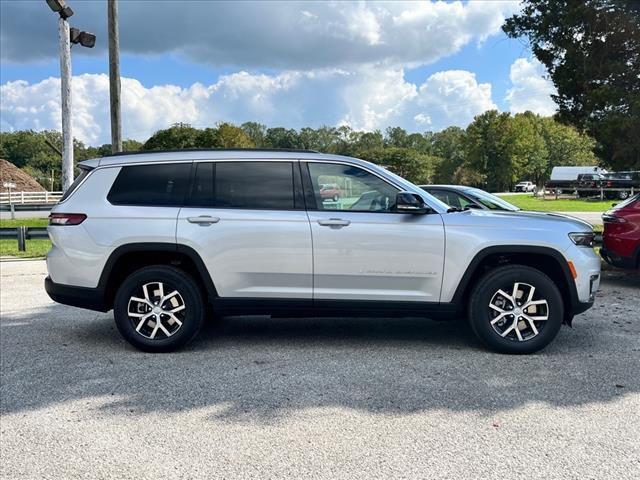 new 2025 Jeep Grand Cherokee car, priced at $39,174