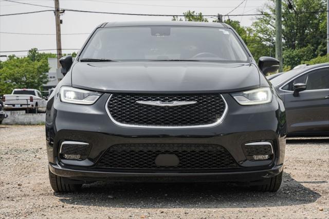 used 2023 Chrysler Pacifica car, priced at $20,500